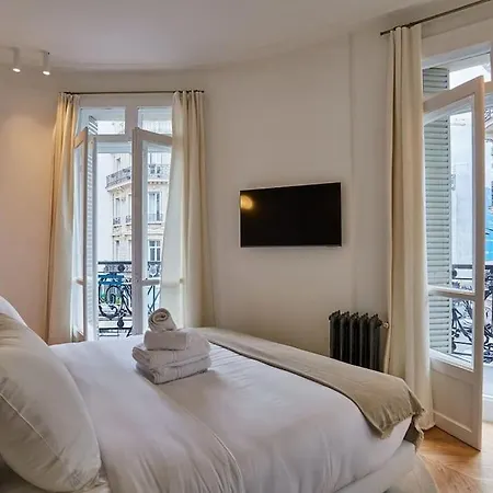 Exceptional 4 Bedrooms Opera Vendome *
